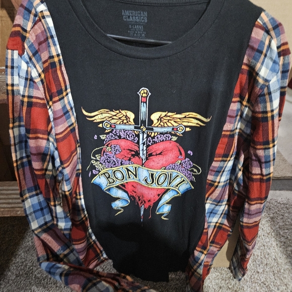 upcycled Bon Jovi tee with flannel sleeves 🎸🎸 - Picture 2 of 5